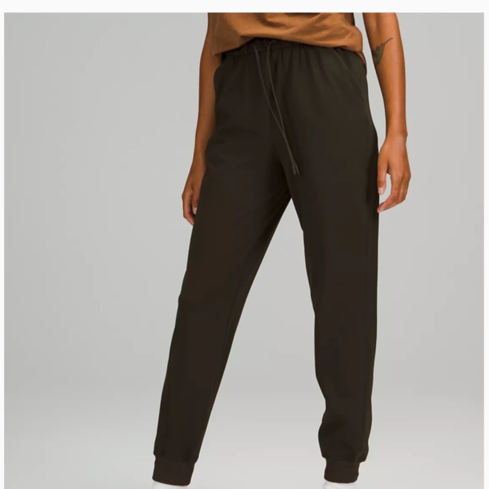 Lululemon stretch luxtreme high rise jogger